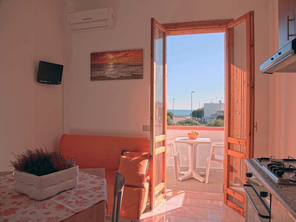 Residence Tre Palme - Localo Torre dell'Orso Rum bild